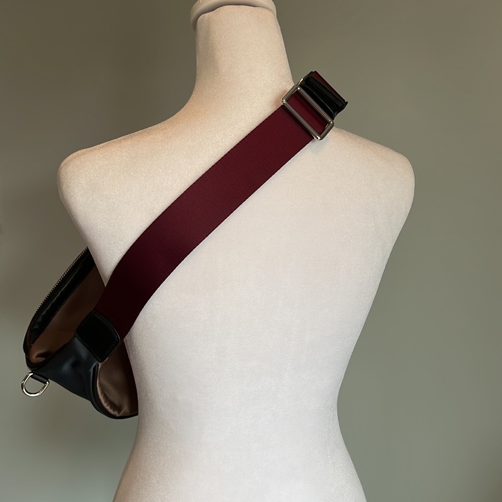 Marc Jacobs sport fanny pack. Approx. 8”x12”. NWOT - Picture 2 of 4